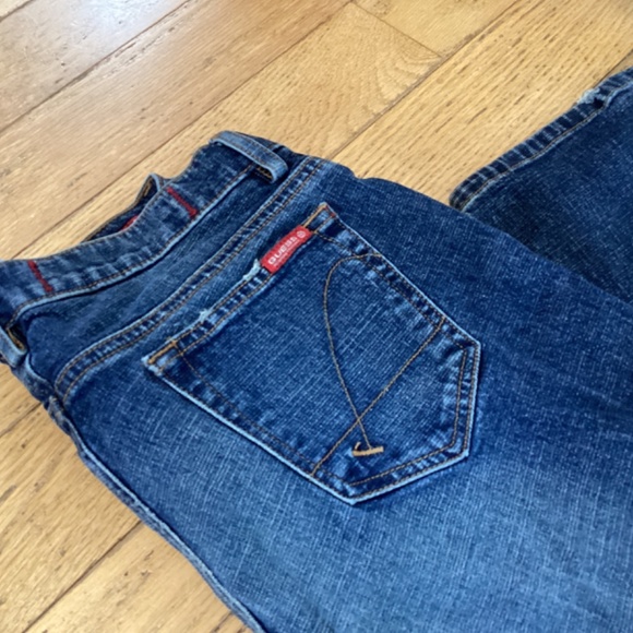 Vintage Guess women’s jeans, mid rise, flare leg, some stretch, 28” waist - Picture 2 of 6